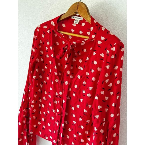 New BILLABONG Bohemian Red White Floral Flared Bell Sleeve Top Size Medium NWT - Picture 5 of 12
